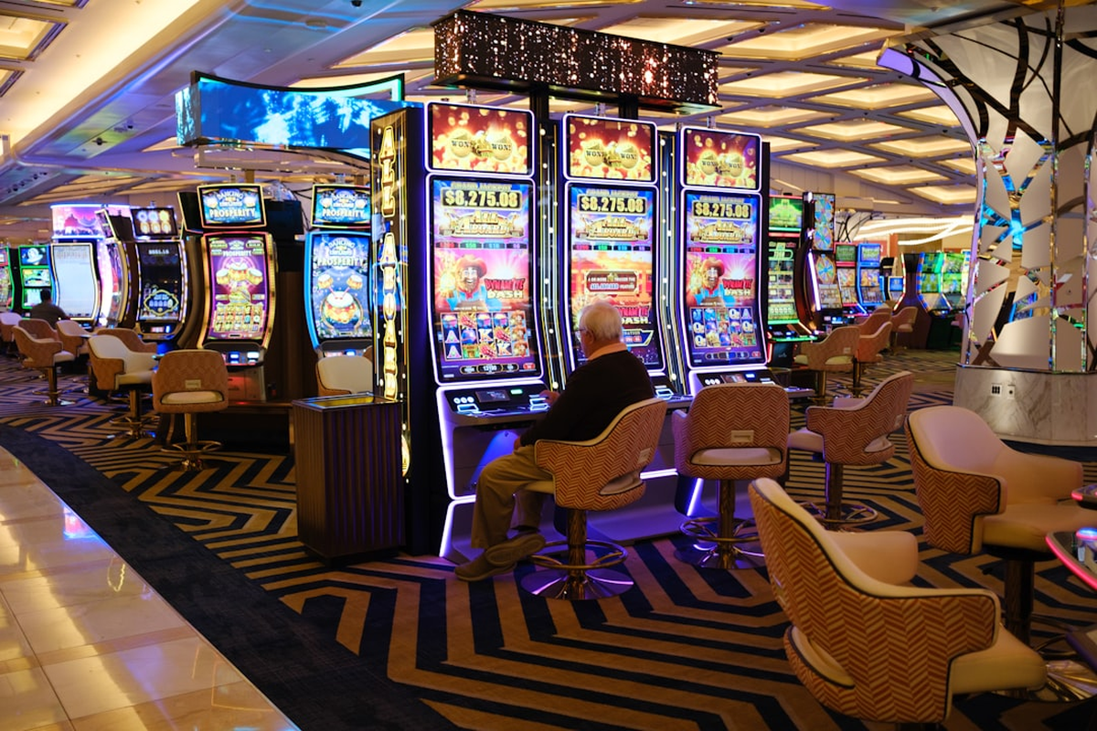 Casino Hall — atmosféra